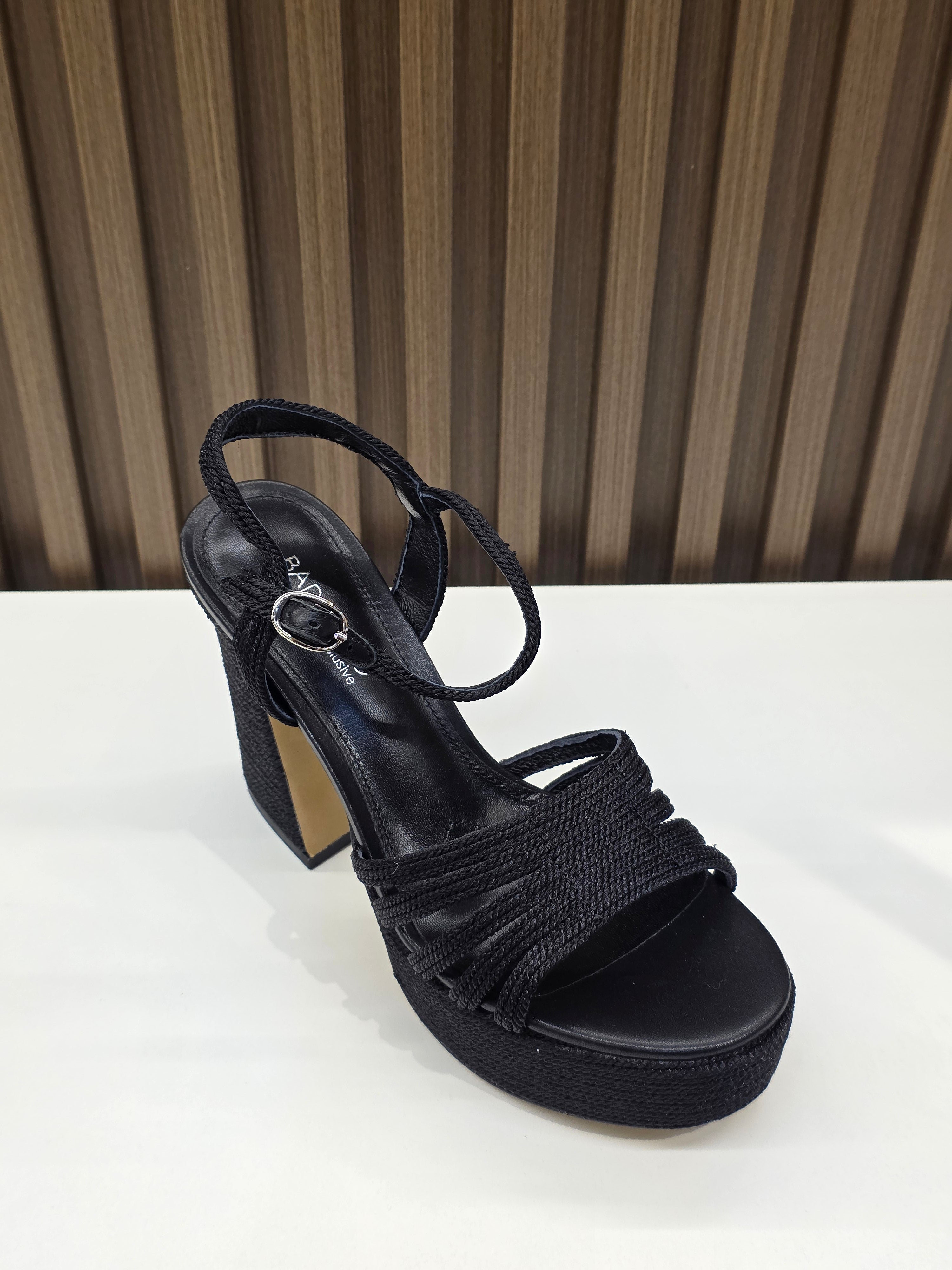 915-13-1 Platform sandals Star