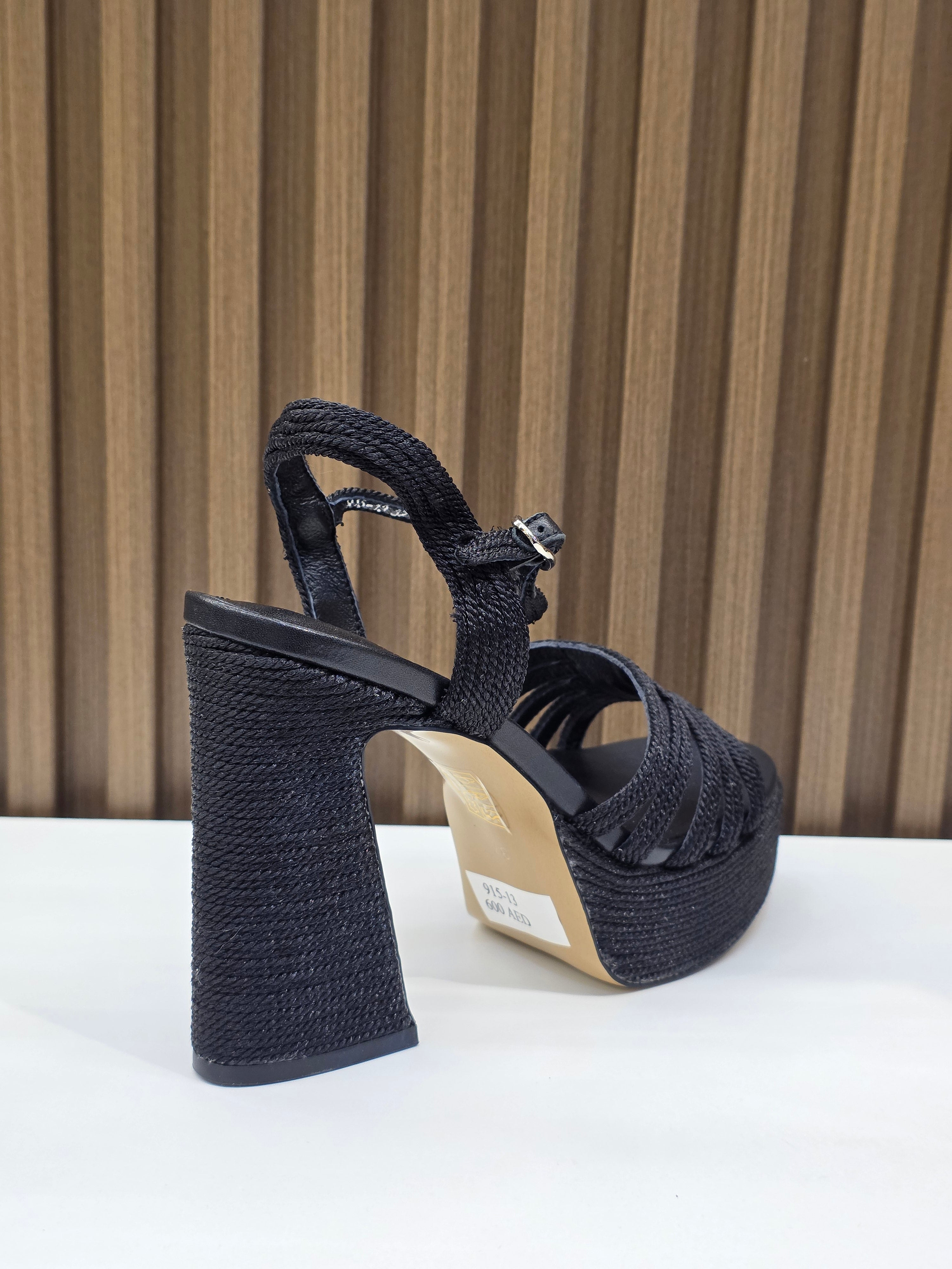 915-13-1 Platform sandals Star